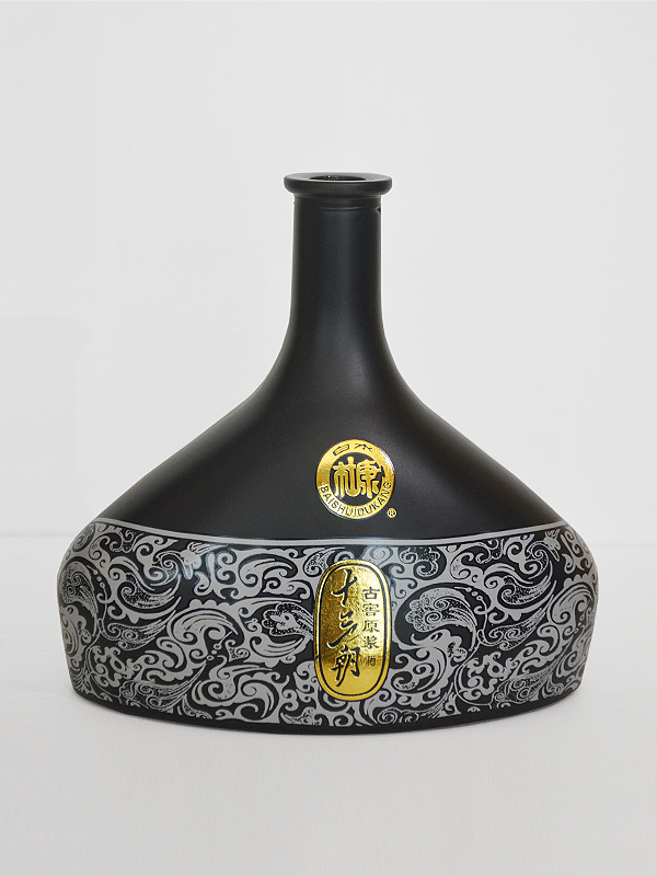 桂康十三朝酒瓶