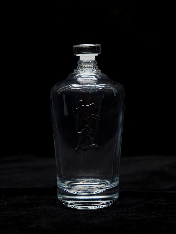 晶白料玻璃酒瓶廠家
