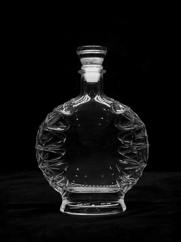 晶白料玻璃酒瓶制作廠家