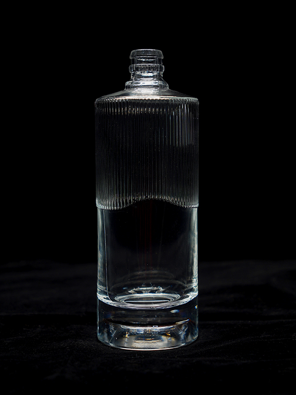 晶白料玻璃酒瓶批發(fā)價格