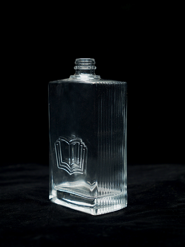 瀘州晶白料玻璃酒瓶