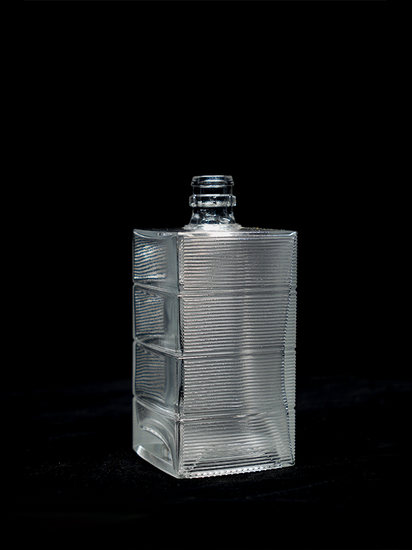 晶白料玻璃酒瓶廠家