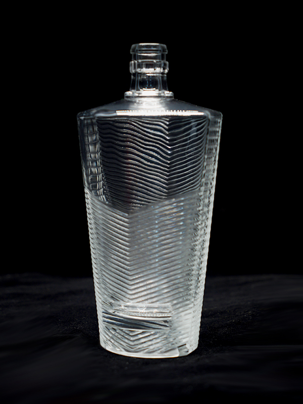 晶白料玻璃酒瓶制作廠家
