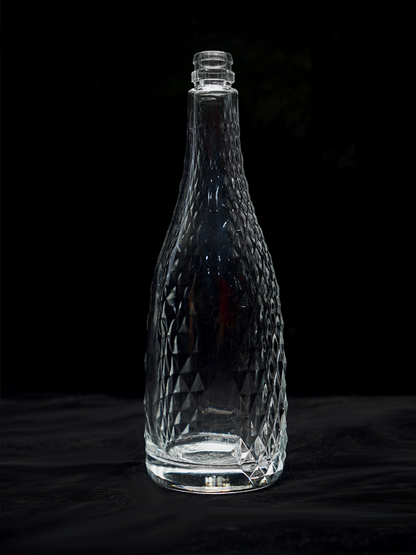 晶白料玻璃酒瓶