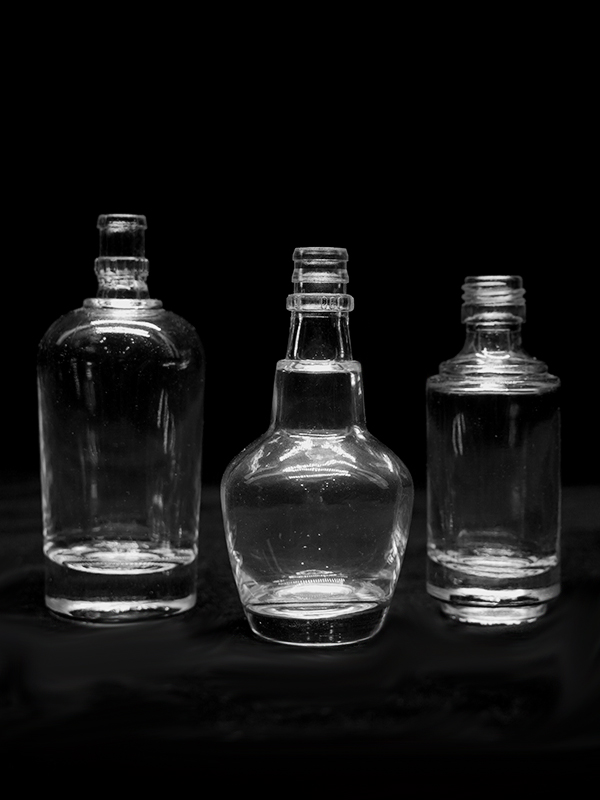 晶白料玻璃酒瓶廠家