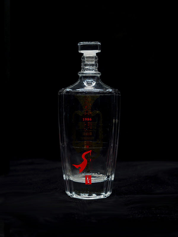 晶白料玻璃酒瓶制作廠家