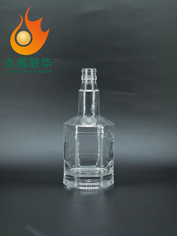 五糧春晶白料酒瓶