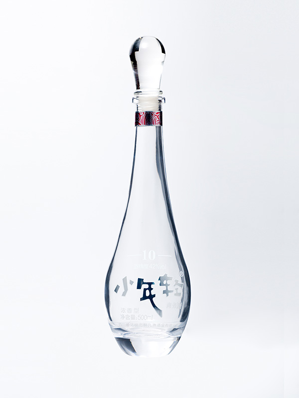 小年輕晶白料酒瓶